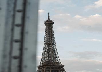 Voyages en chauffeur privé : les services ECOSHUTTLES à Paris